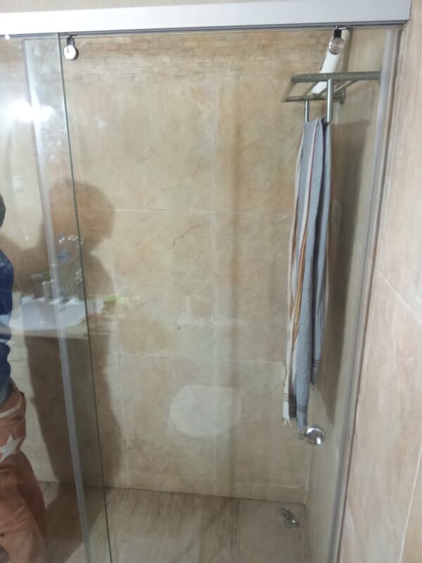 Glass & shower Cubicles all types - Image 6