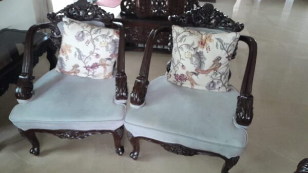 Sofa and furnitures - Image 18