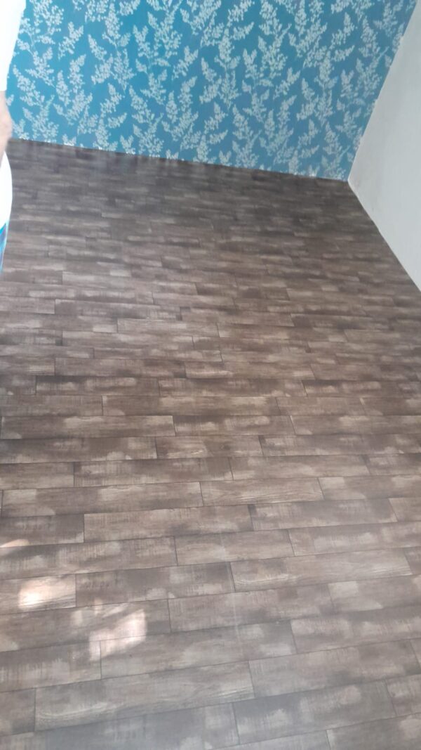 Vinyl Flooring - Image 9